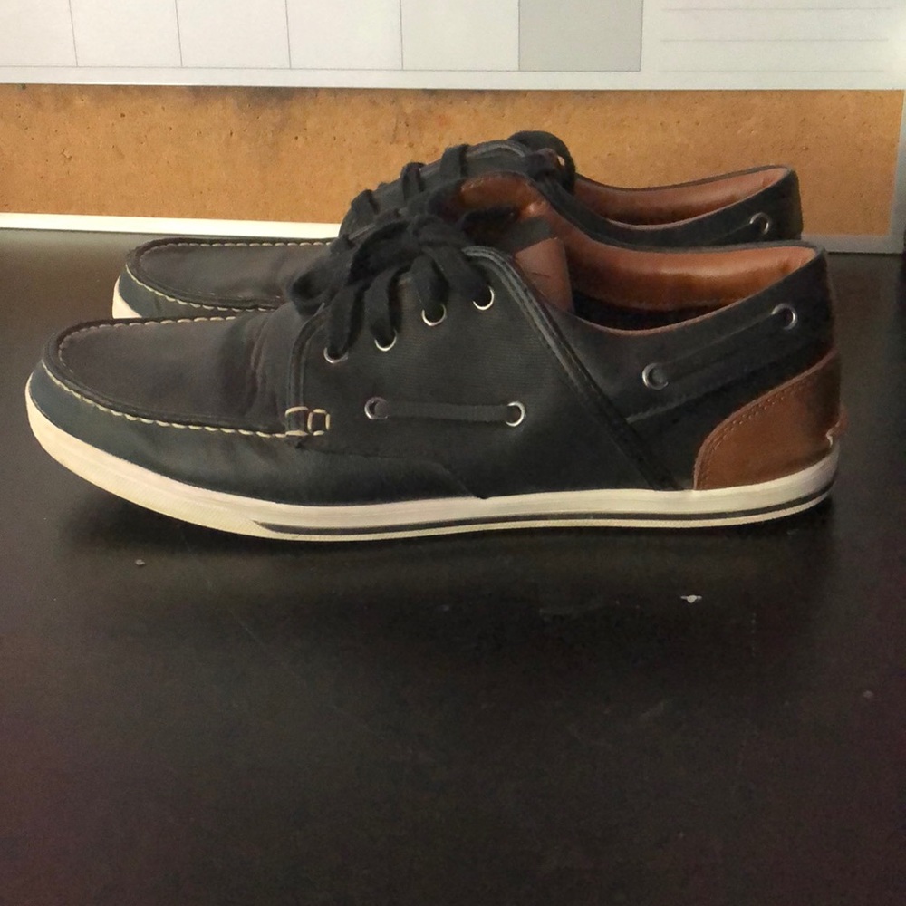 Casual dress shoes